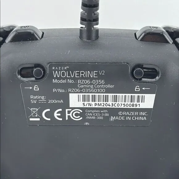 Razer Wolverine V2 RZ06-0356 Wired Gaming Controller for Xbox, Xbox One, PC - Picture 3 of 3